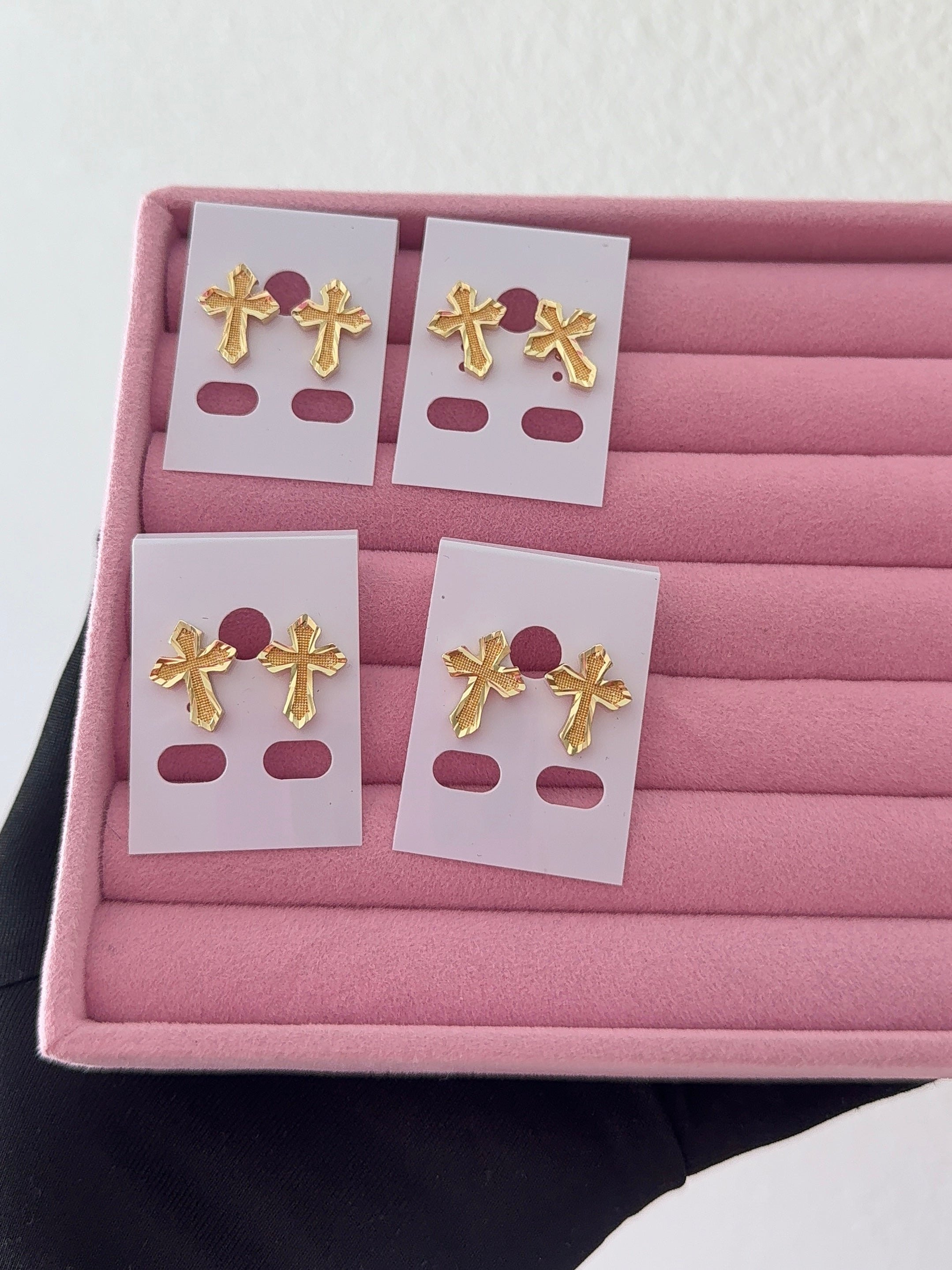 CROSS STUDS